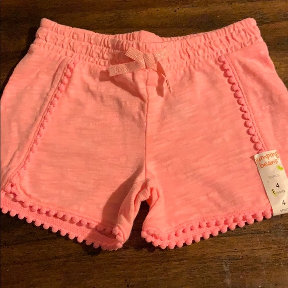 Bundle of 4T shorts - Picture 2 of 6
